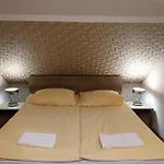 Homestay Fenyves Vendeghaz - *