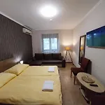 Homestay Fenyves Vendeghaz - *