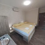 Homestay Fenyves Vendeghaz -
