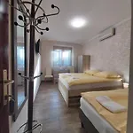 Fenyves Vendeghaz - Homestay Siofok