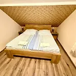 Fenyves Vendeghaz - Homestay Siofok