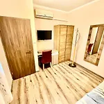 Homestay Fenyves Vendeghaz - *