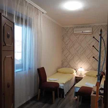Homestay Fenyves Vendeghaz -