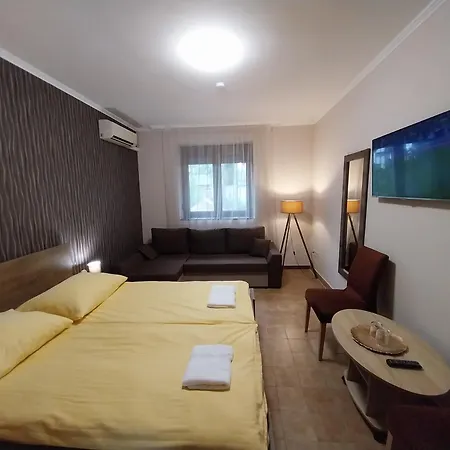 Homestay Fenyves Vendeghaz - *