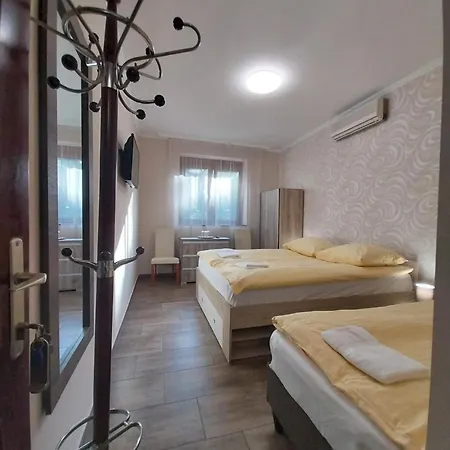 Fenyves Vendeghaz - منزل للإقامة شيوفوك