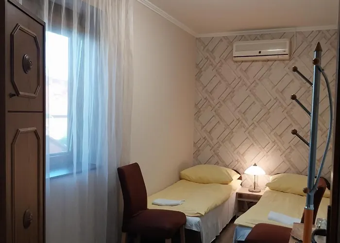 民宿 Fenyves Vendeghaz -