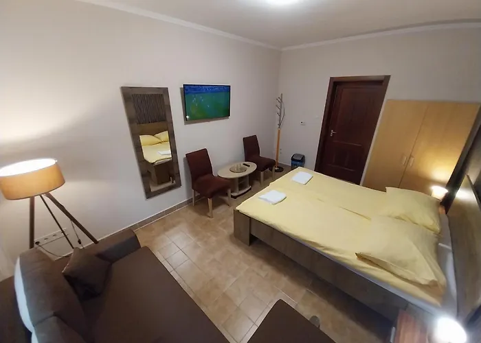 Fenyves Vendeghaz - * 希欧福克